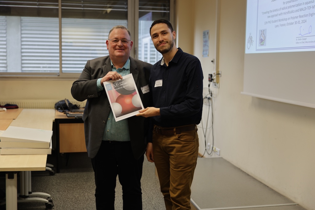 Juan Felipe Hincapi&eacute; receives the Best Macromolecular Journals Presentation Award in the 12th PhD Student Workshop on Polymer Reaction Engineering