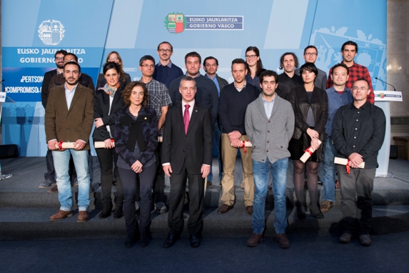 El lehendakari recibe a los investigadores Ikerbasque que se han incorporado durante 2014