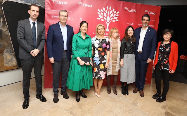 Award ceremony of the ASPEGI 2020 award to Idoia Azaldegui in the professional-executive category