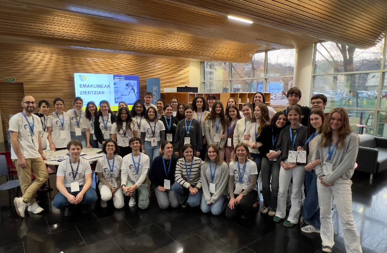 Exploring Nanoscience with Young Minds