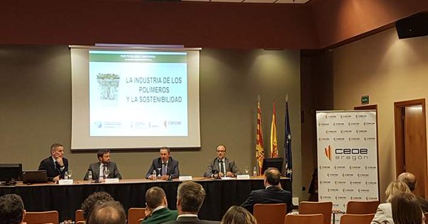 Prof. Jos&eacute; M. Asua participates in the Forum about sustainability and use of plastics