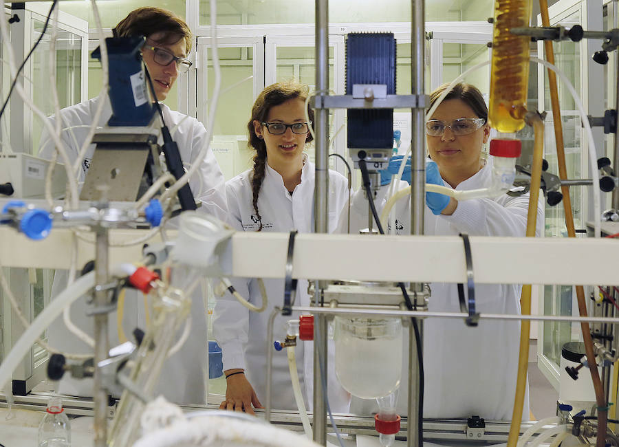 A bridge from research to industrial application: POLYMAT and BASF direct three Phd Thesis thanks to TRACKWAY project